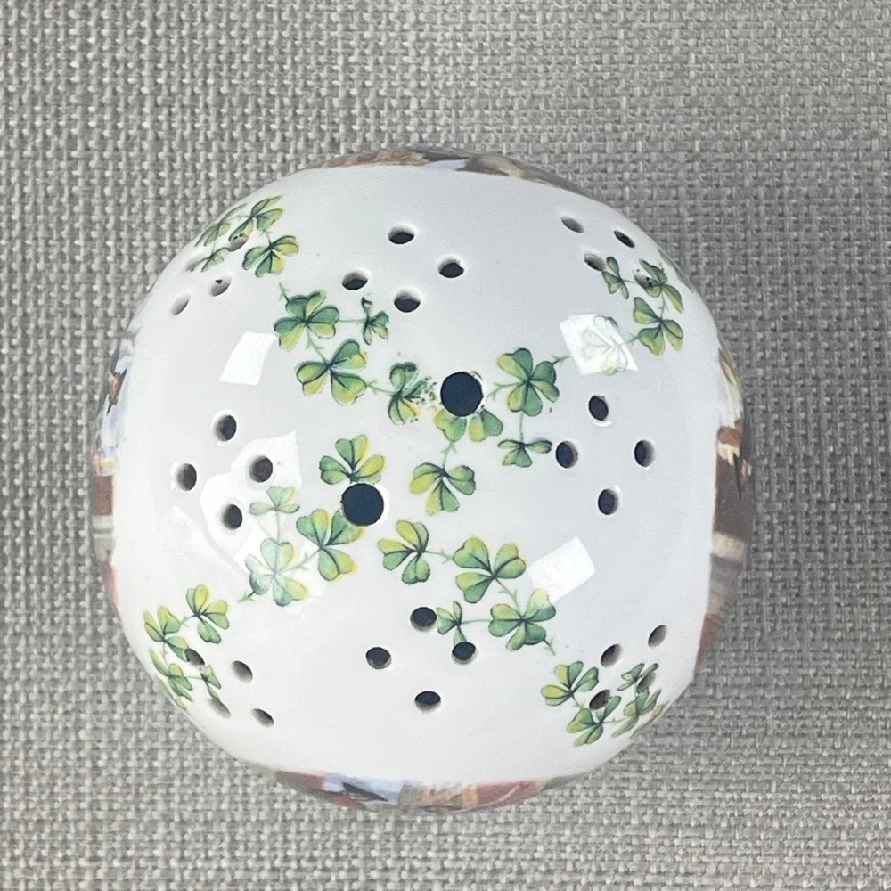 Crovate Potpourri‎ Pomander White Shamrock Vignette Ceramic Sphere Porcelain